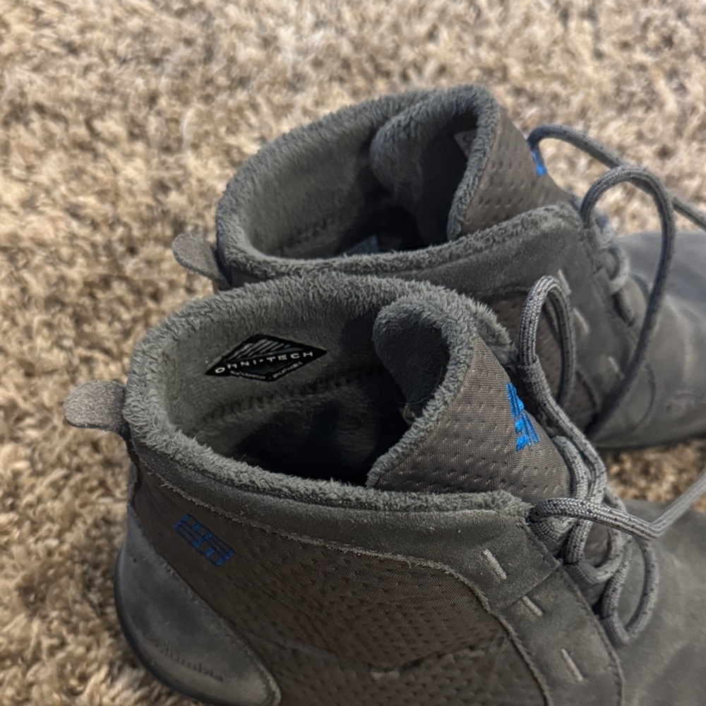 Columbia Women's Black and Blue Outdoor Boots - Picture 4 of 6